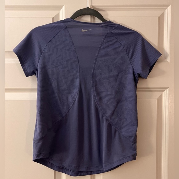 Nike breathable dri-fit shirt - Picture 2 of 3